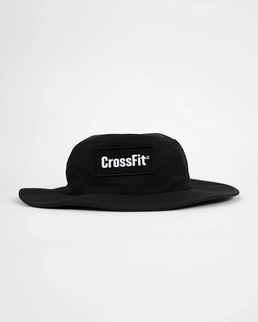 CrossFit bucket hat in black – wide brim hat with embroidered CrossFit logo, lightweight cotton design for sun protection and training style.