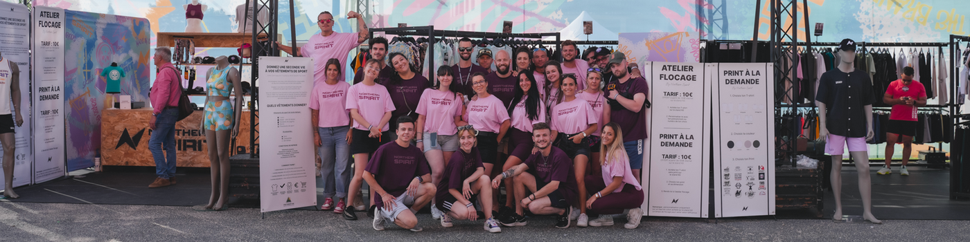 Northern Spirit presents its complete team at their stand at the French Throwdown. The NS team is dressed in SMURF and BAGGY TOP tees in Vignetto and Lavender Rose colors.