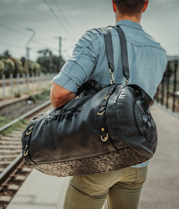 duffle bag - leather goods - maroquinerie - sac de voyage - sac de sport - northern spirit - athlete - crossfit - activewear - lifestyle - skull - made in italy - made in france